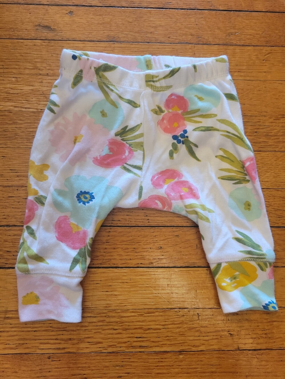 3-Piece Baby Outfit Set in Pink, White & Floral - Picture 6 of 10